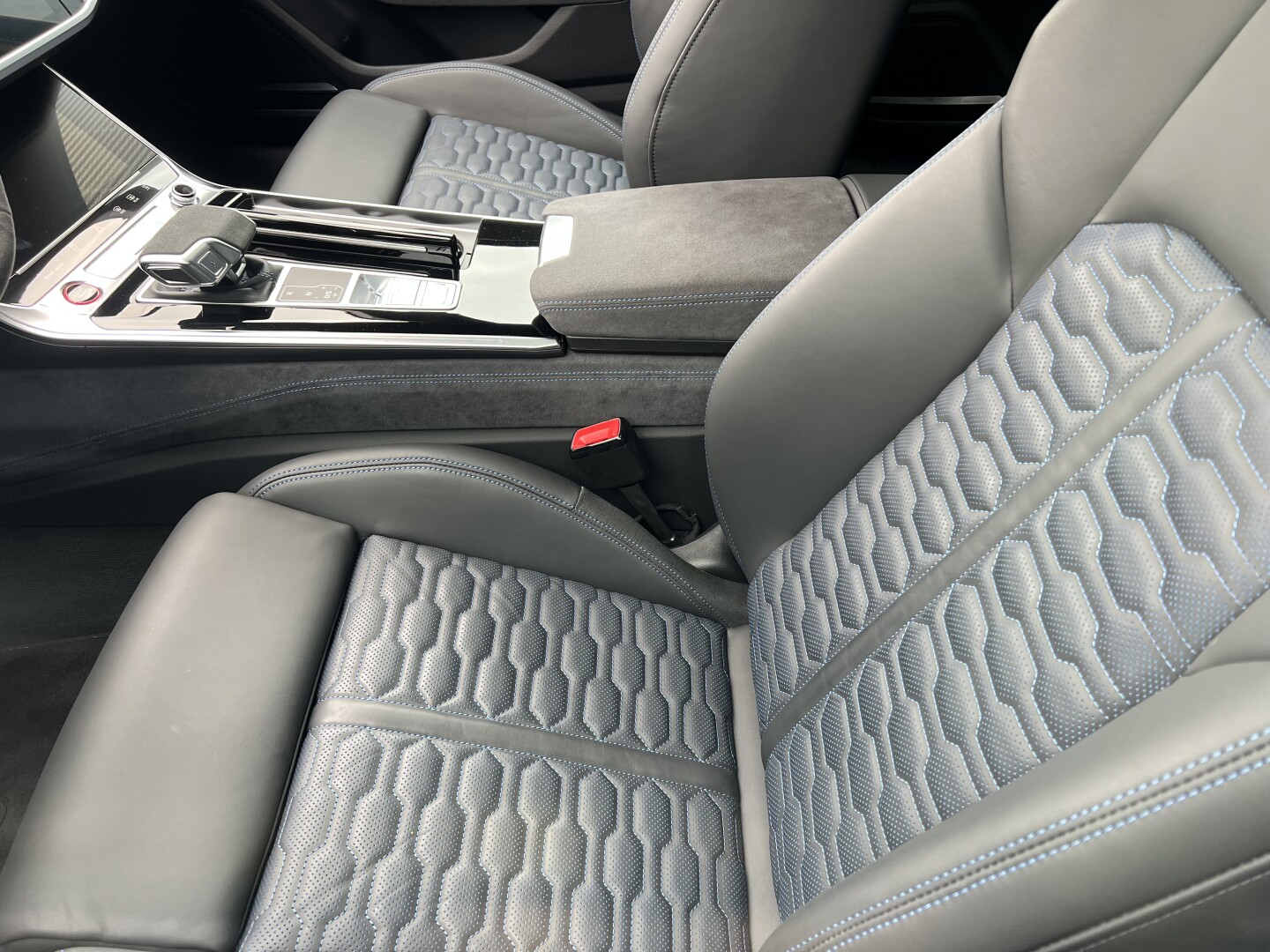 Audi RS6 Avant 4.0TFSI 629PS Performance Black-Paket З Німеччини (128973)