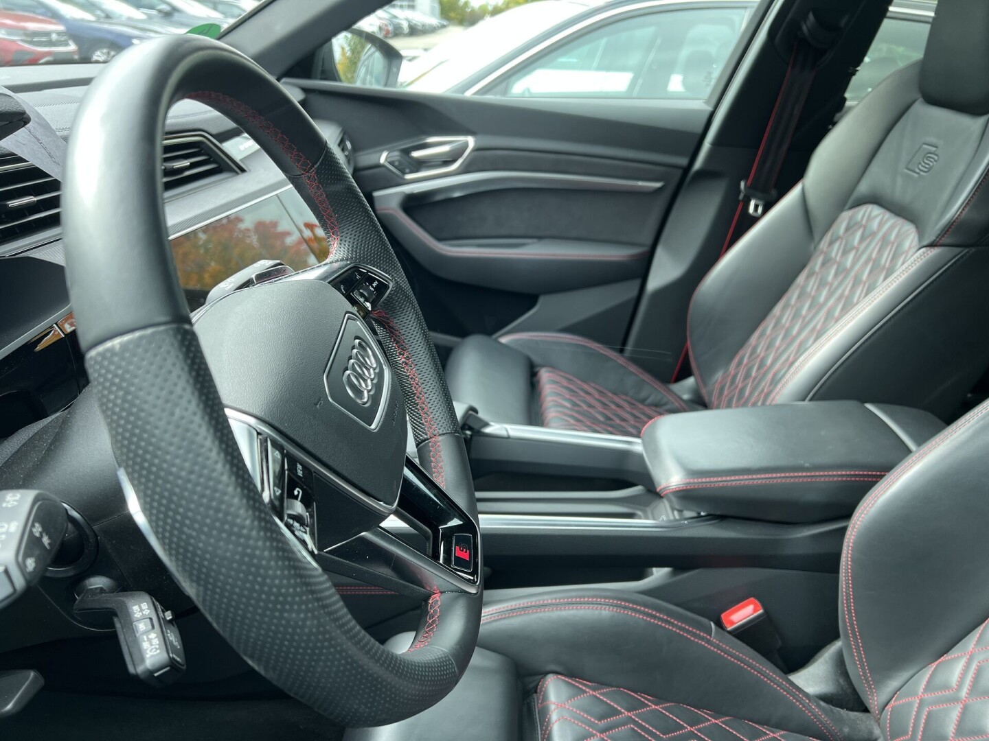 Audi Q8 e-tron 55 Quattro S-Line Black-Paket З Німеччини (129127)