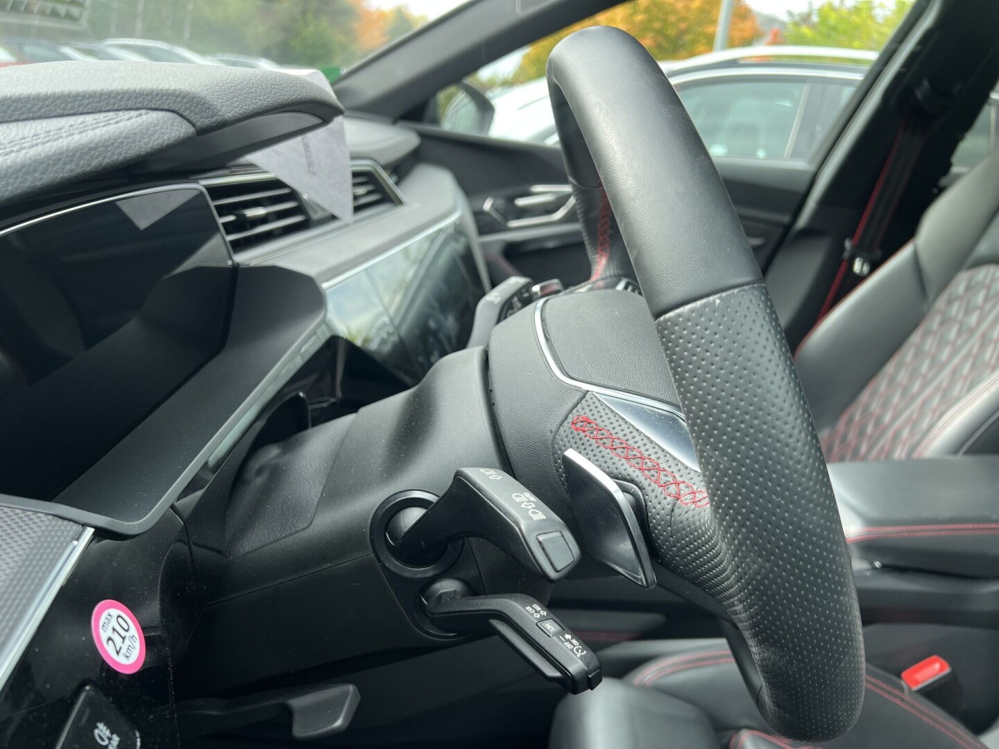 Audi Q8 e-tron 55 Quattro S-Line Black-Paket З Німеччини (129124)