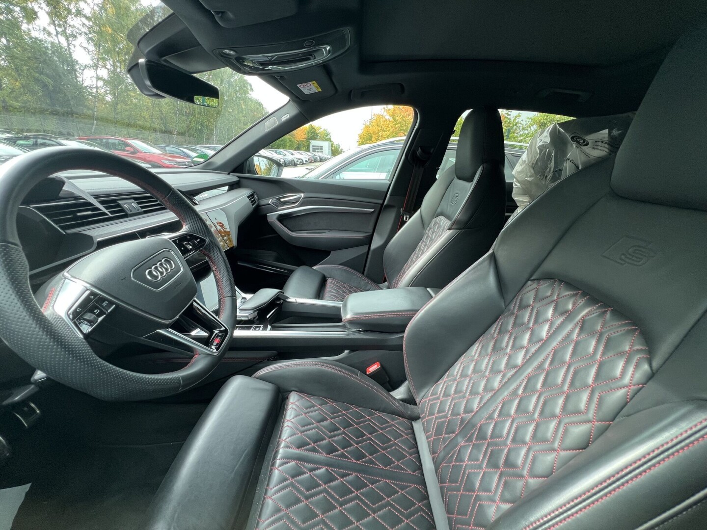 Audi Q8 e-tron 55 Quattro S-Line Black-Paket З Німеччини (129128)