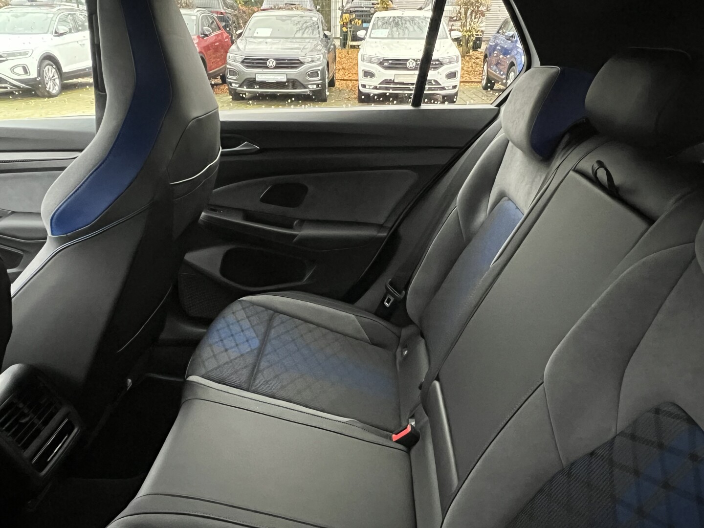 VW Golf 8 R 4Motion DSG Exklusive-Paket Akrapovic З Німеччини (129207)