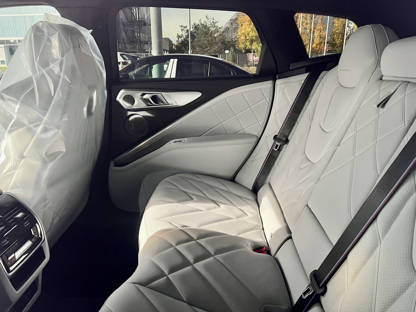 BMW XM 4.4 Hybrid 653PS Individual Black-Paket Из Германии (129284)