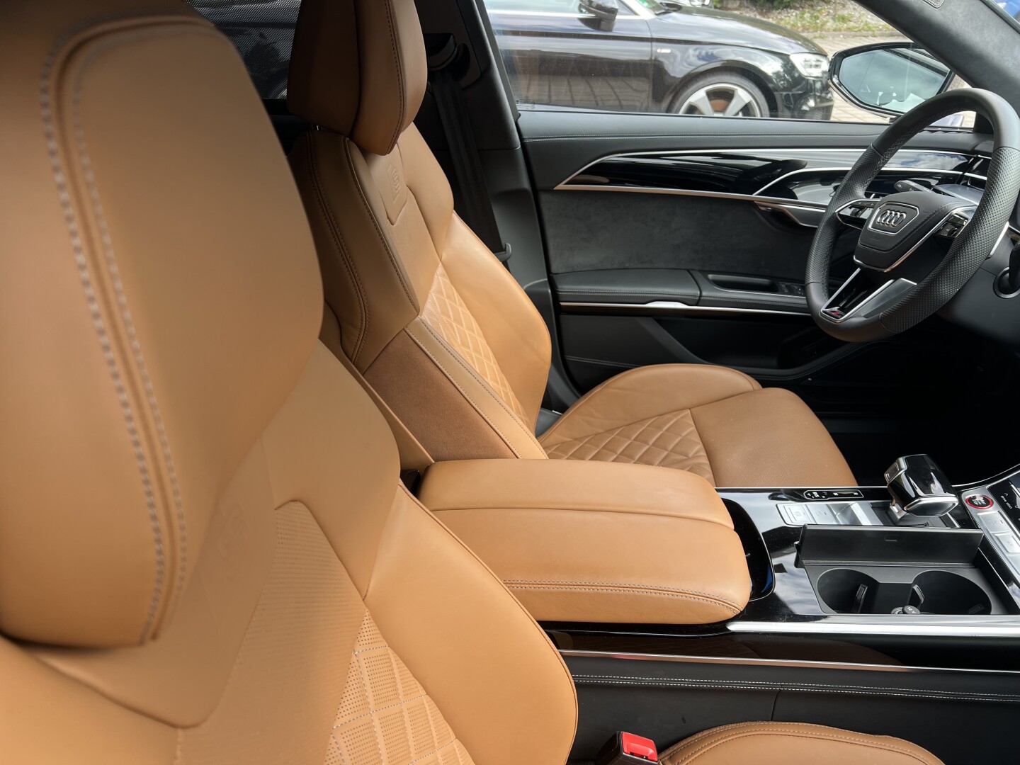 Audi S8 4.0TFSI 571PS Quattro Matrix Black-Paket Из Германии (129377)