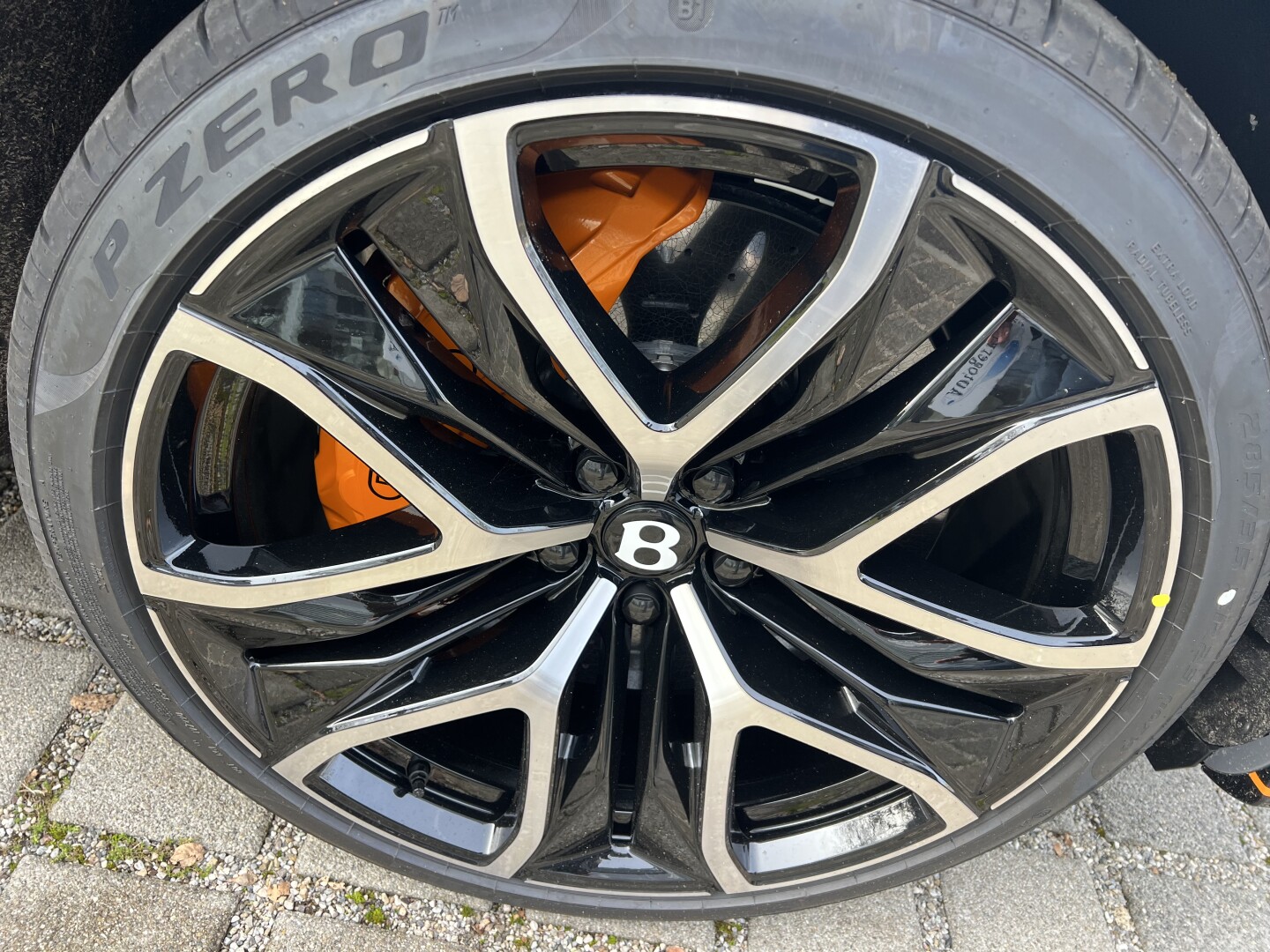 Bentley Bentayga Speed 650PS Black-Orange Paket Из Германии (129486)