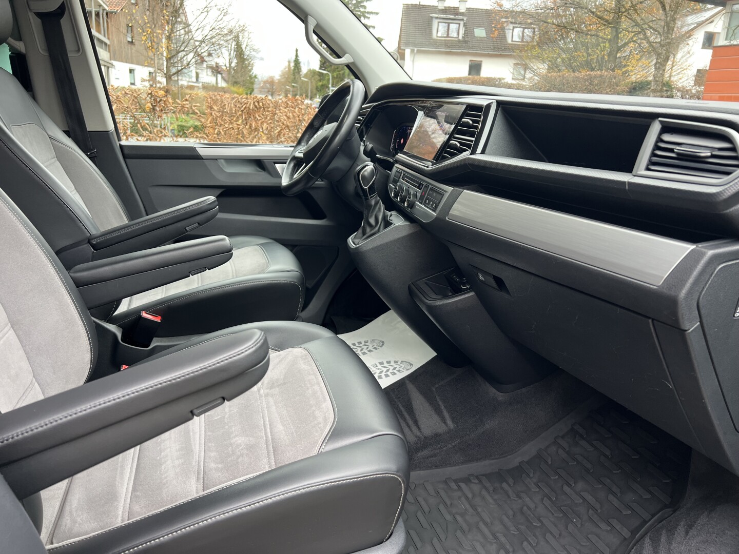 VW Multivan 2.0TDI Lang 4Motion DSG Highline LED From Germany (129663)