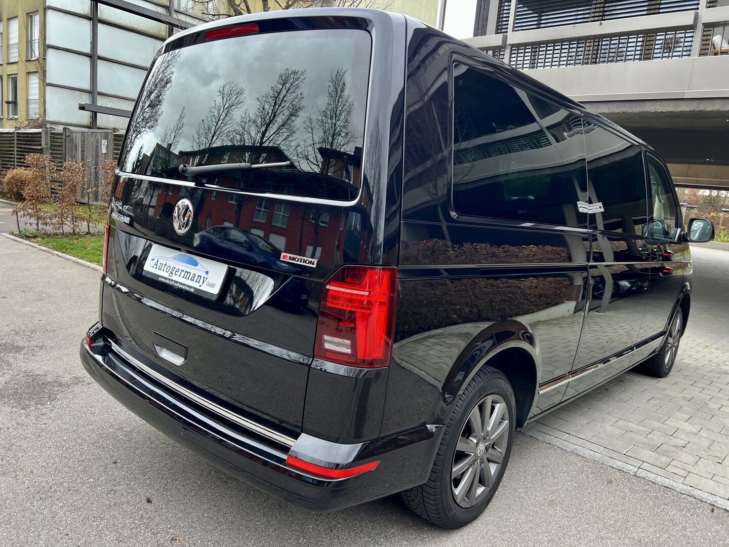 VW Multivan 2.0TDI Lang 4Motion DSG Highline LED From Germany (129648)