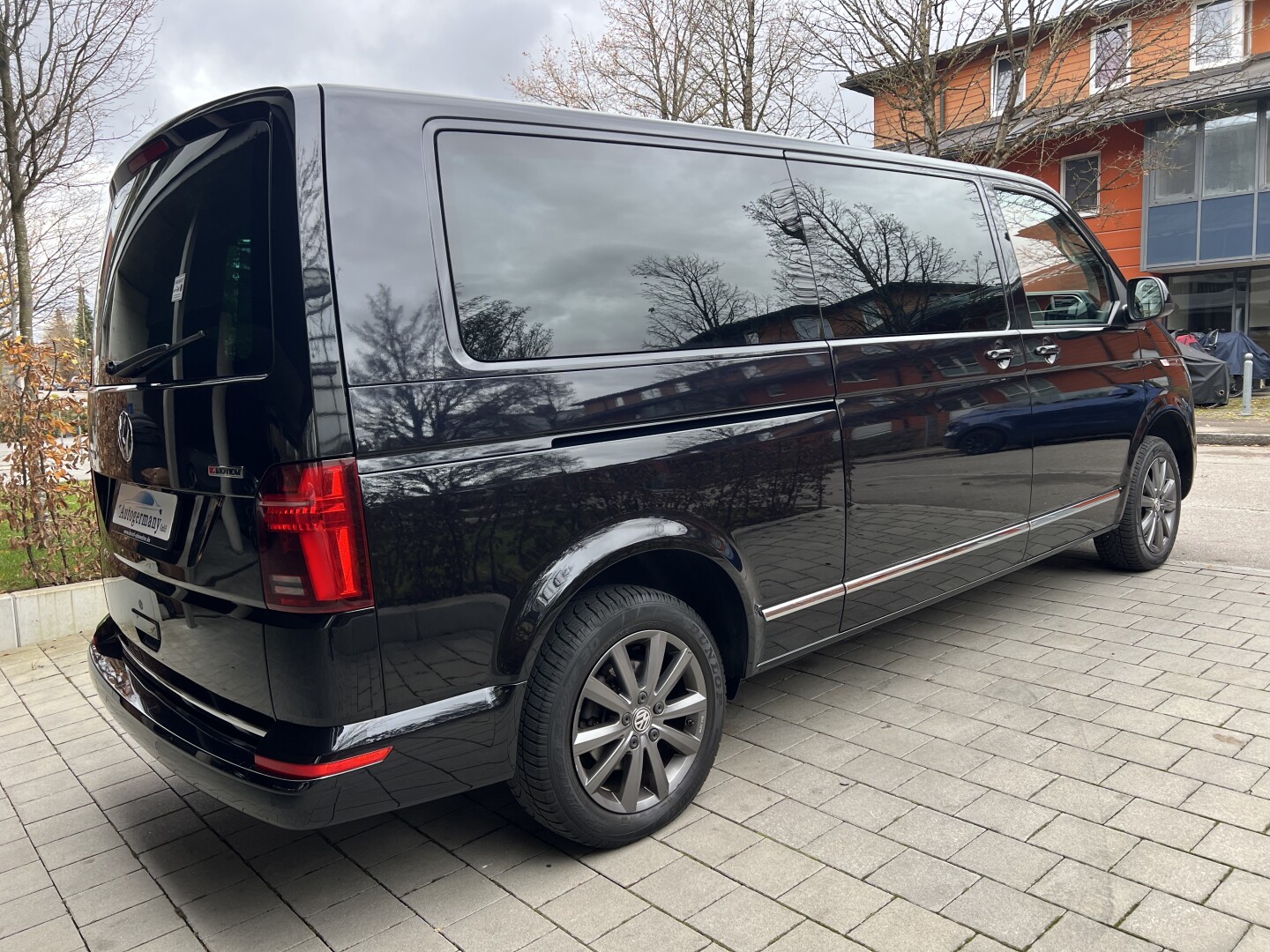 VW Multivan 2.0TDI Lang 4Motion DSG Highline LED From Germany (129667)