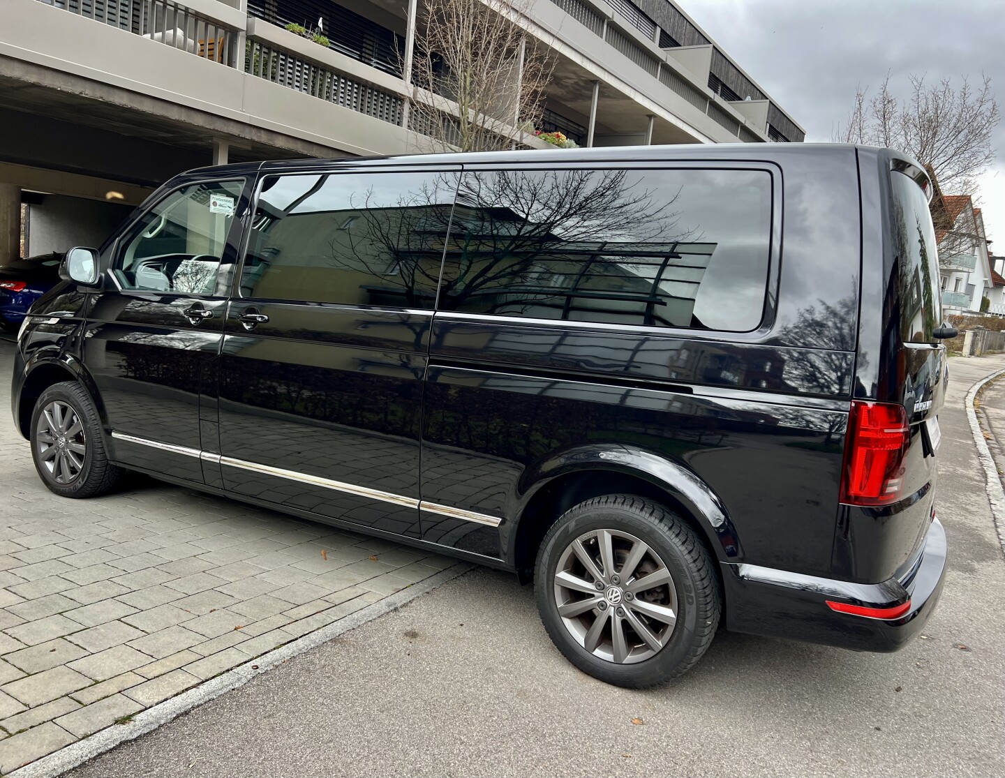 VW Multivan 2.0TDI Lang 4Motion DSG Highline LED From Germany (129645)