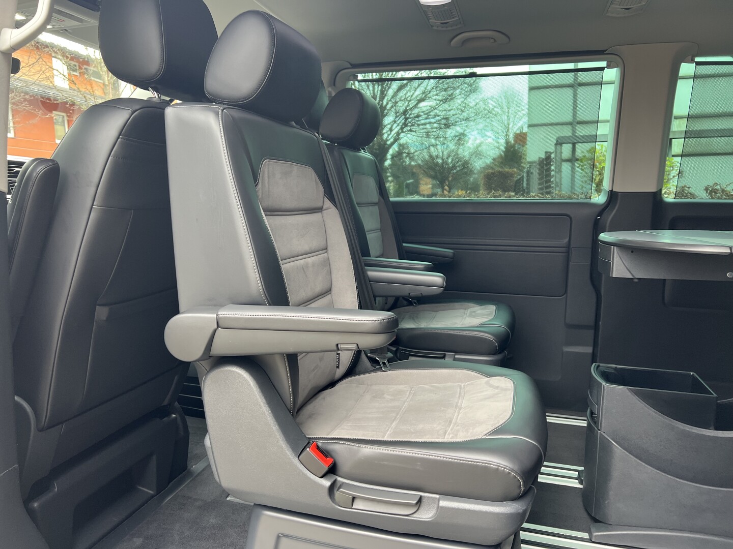 VW Multivan 2.0TDI Lang 4Motion DSG Highline LED From Germany (129658)