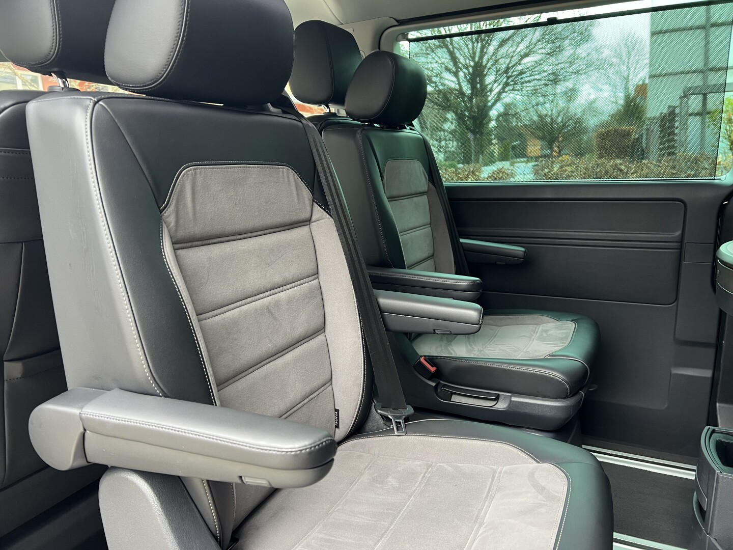 VW Multivan 2.0TDI Lang 4Motion DSG Highline LED From Germany (129653)