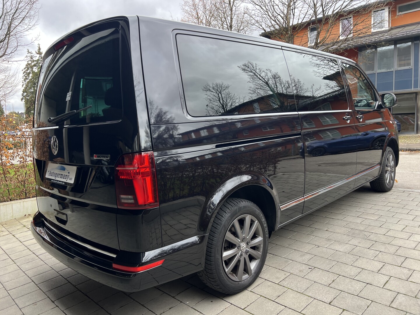 VW Multivan 2.0TDI Lang 4Motion DSG Highline LED From Germany (129666)