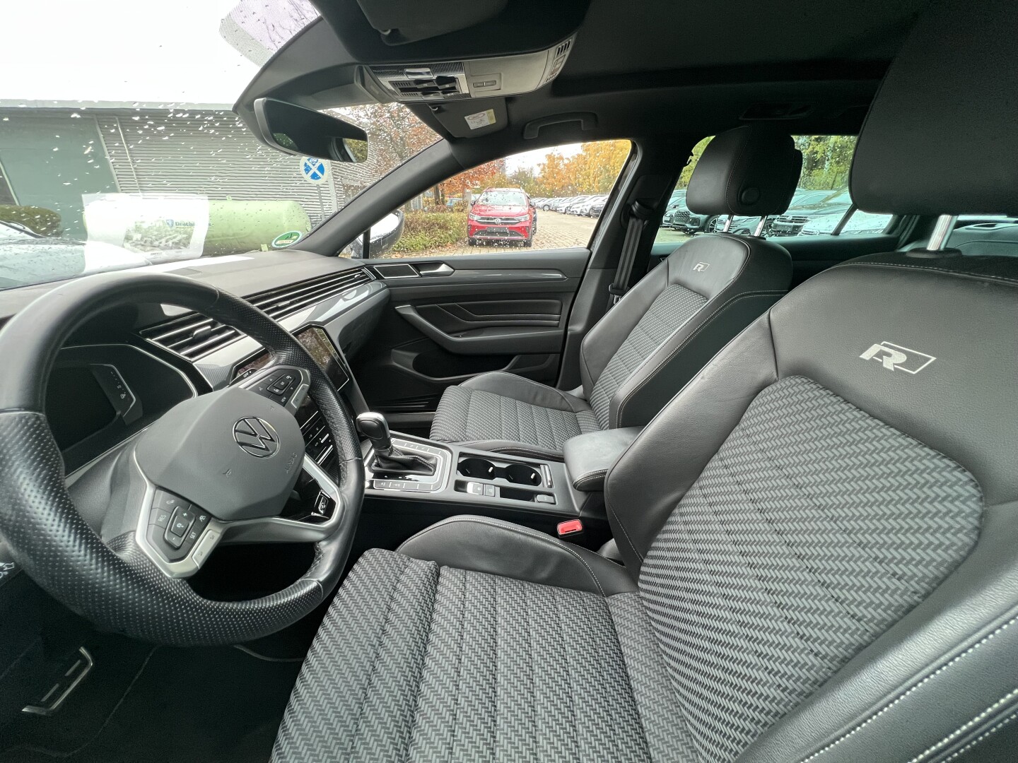 VW Passat 2.0TDI R-Line 200PS 4-Motion DSG LED З Німеччини (129850)