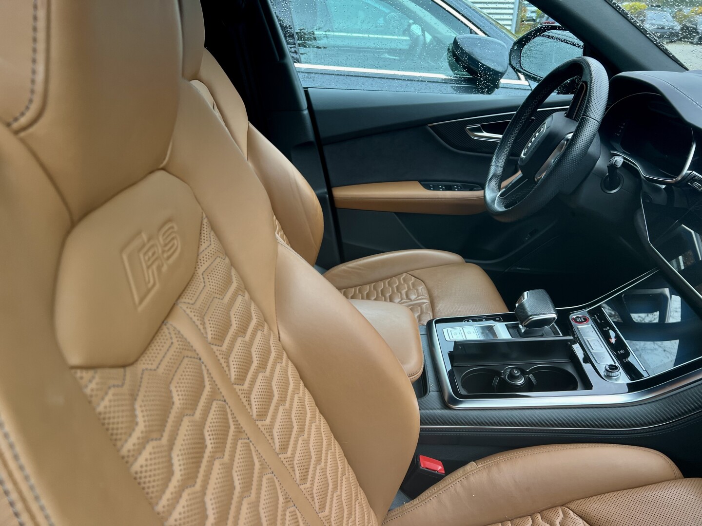 Audi RSQ8 4.0TFSI 600PS Black-Paket Individual З Німеччини (129946)