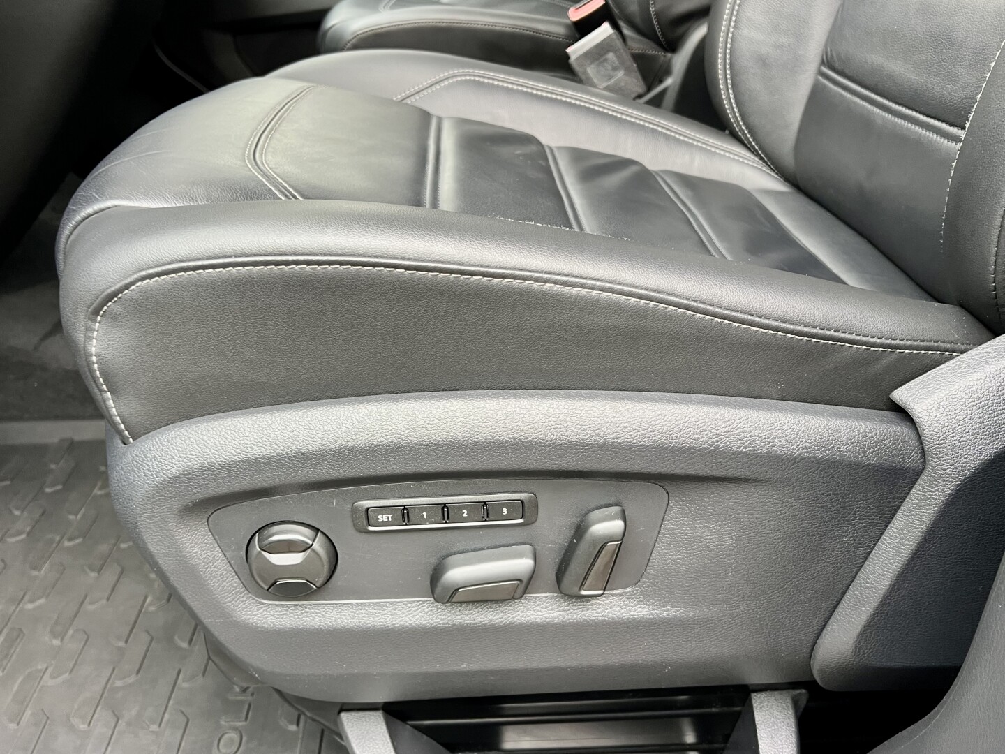 VW Multivan 2.0TDI 4Motion Generation-Six DSG LED З Німеччини (129999)