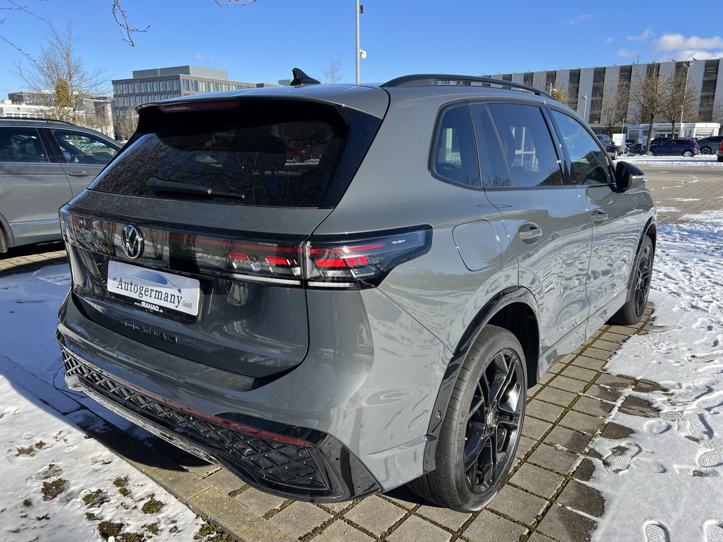 VW Tiguan 2.0TDI R-Line 193PS 4Motion Black-Paket Из Германии (130265)