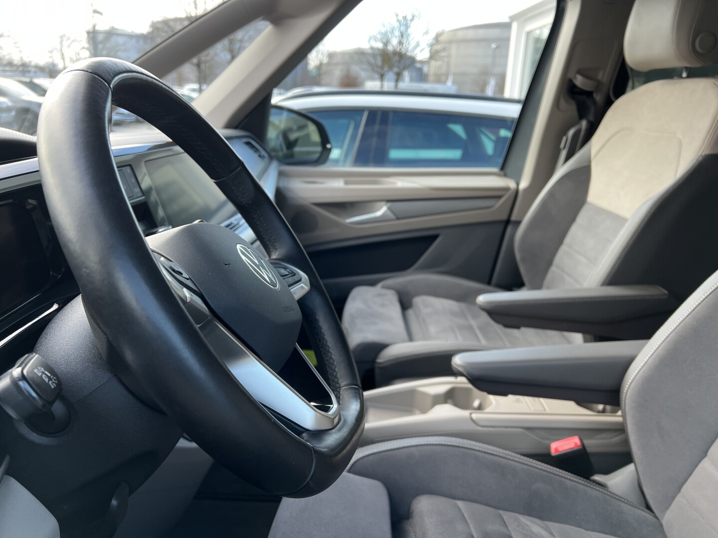 VW Multivan 2.0 TDI Lang DSG Edition LED Из Германии (130632)