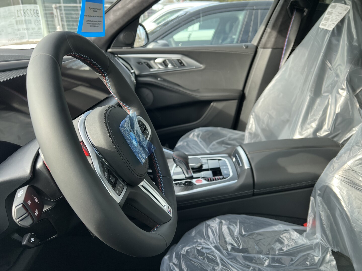 BMW XM 4.4  Plug-in-Hybrid 653PS B&W Black-Paket  З Німеччини (130656)