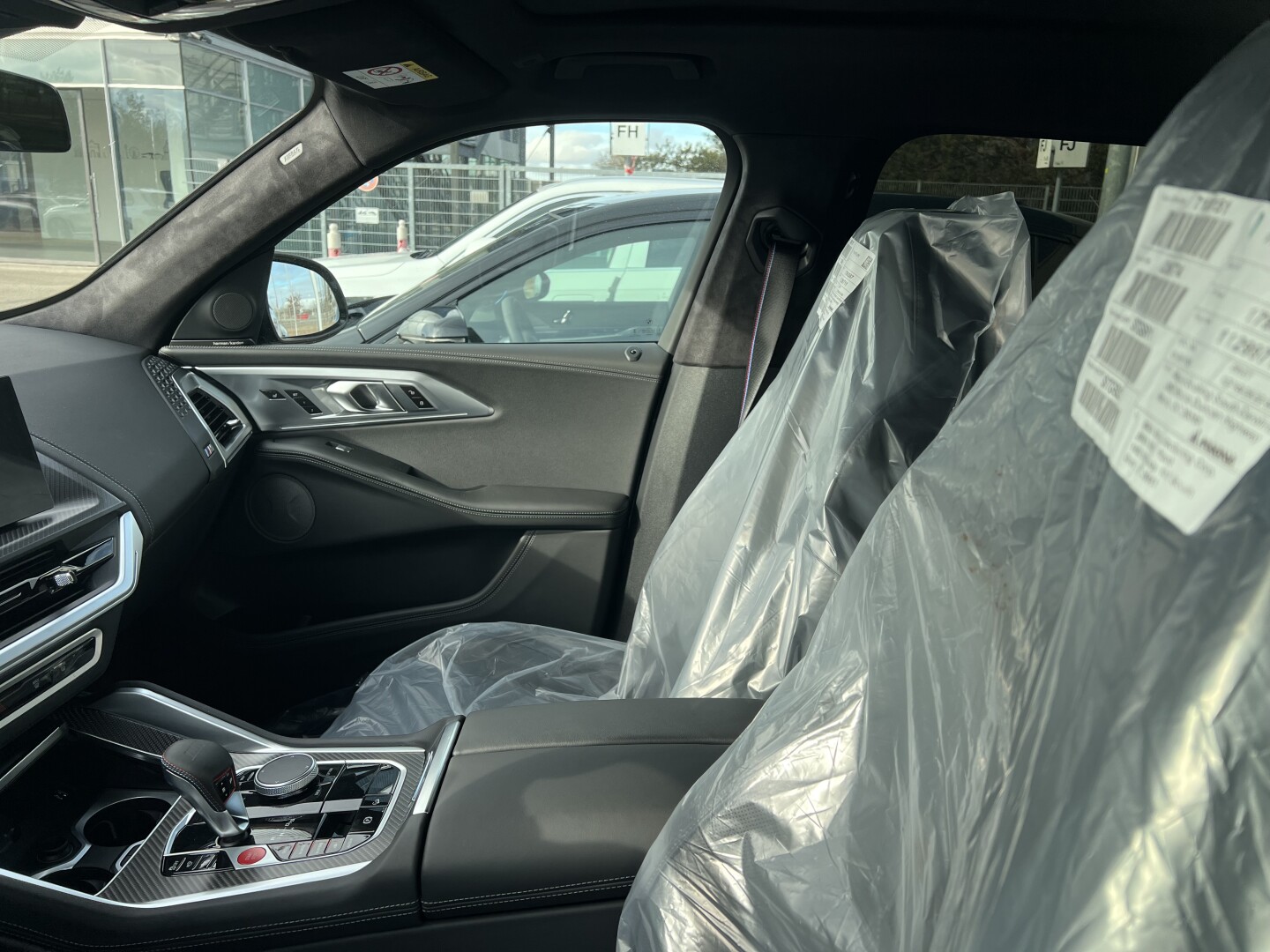 BMW XM 4.4  Plug-in-Hybrid 653PS B&W Black-Paket  З Німеччини (130658)