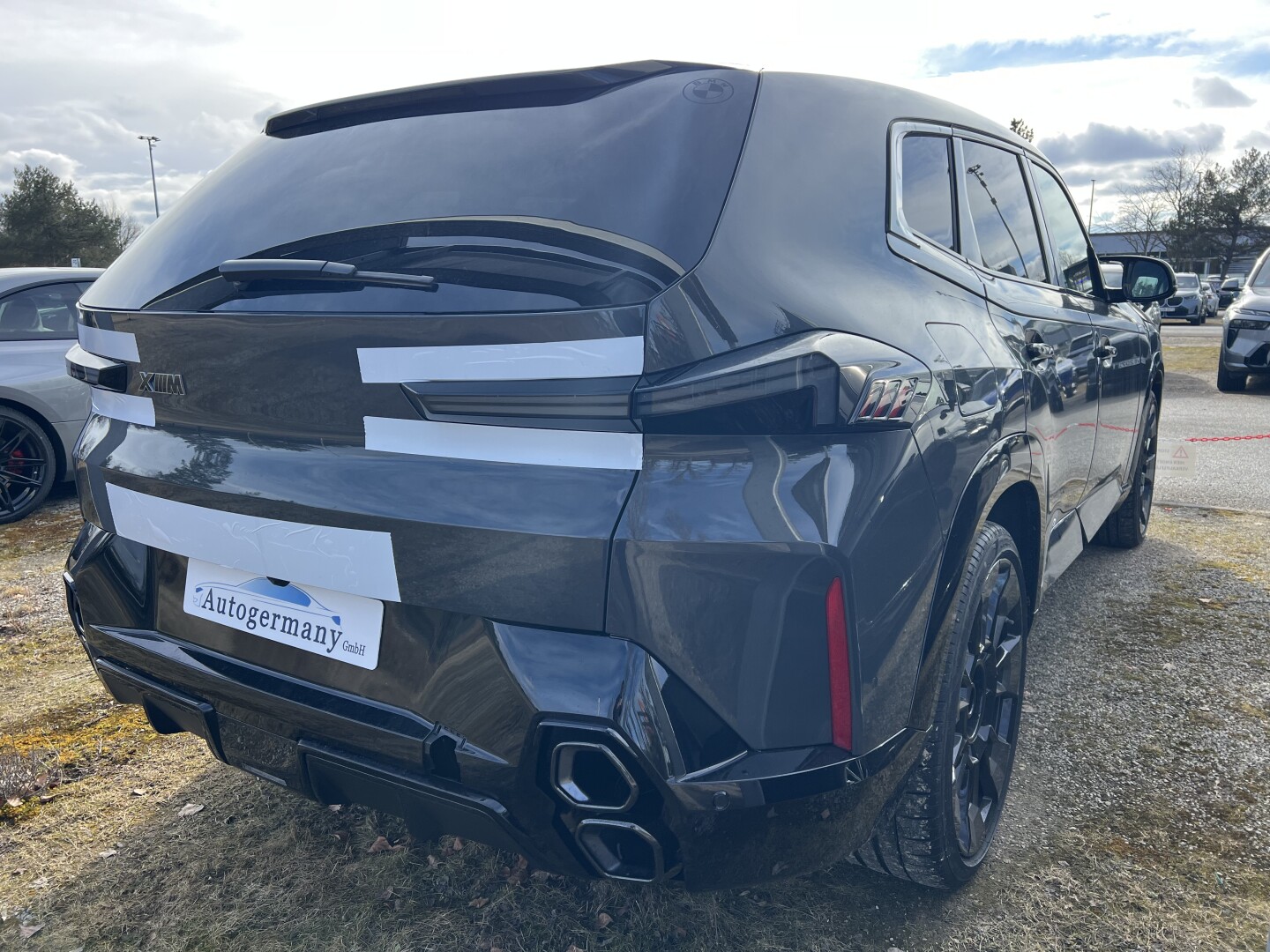 BMW XM 4.4  Plug-in-Hybrid 653PS B&W Black-Paket  З Німеччини (130642)