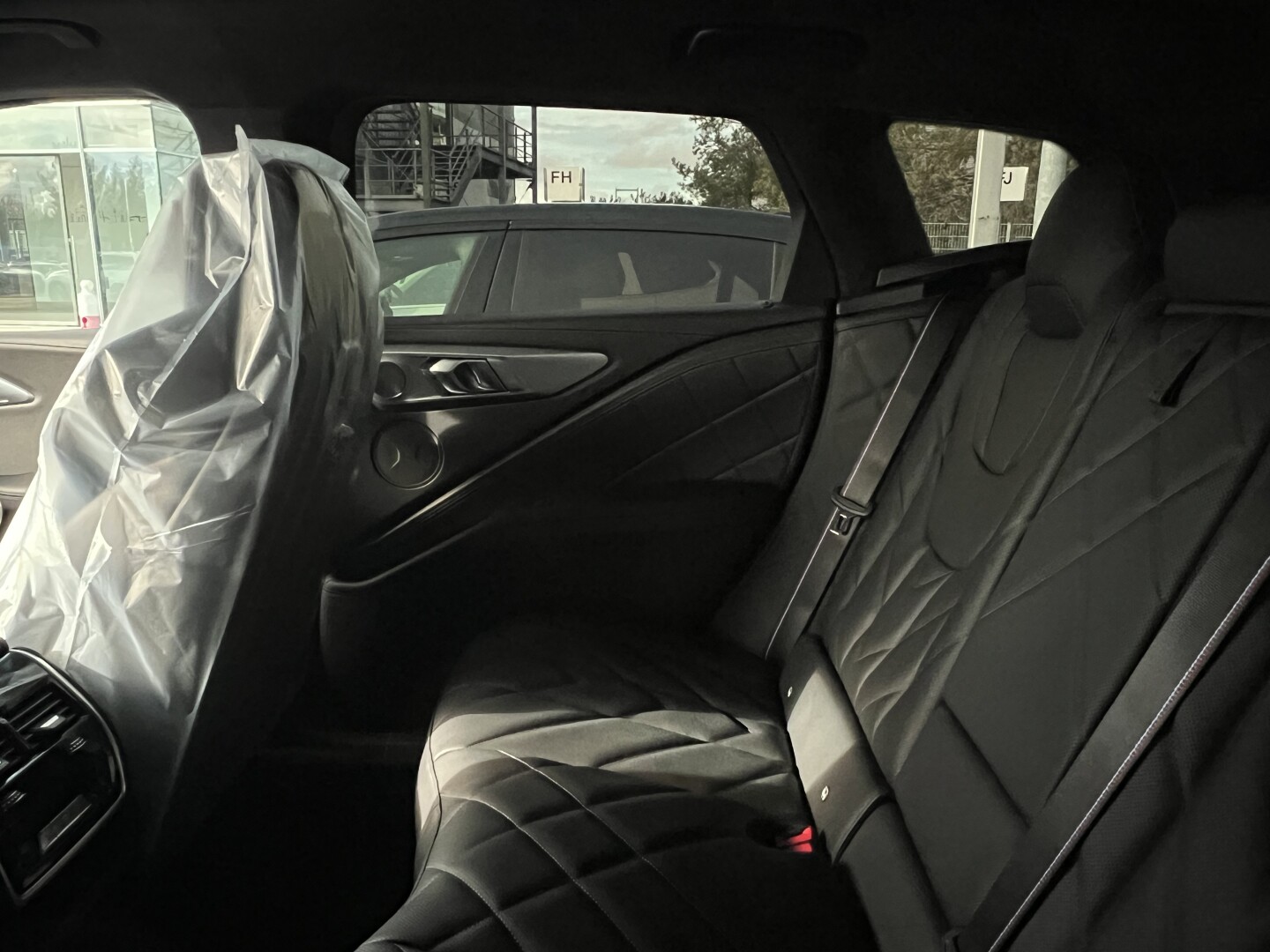 BMW XM 4.4  Plug-in-Hybrid 653PS B&W Black-Paket  З Німеччини (130660)