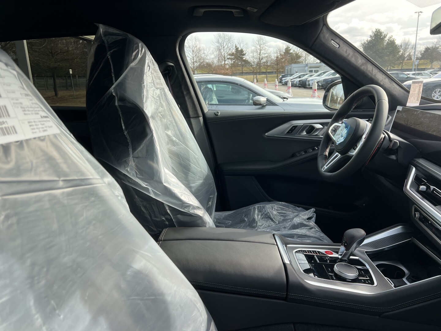 BMW XM 4.4  Plug-in-Hybrid 653PS B&W Black-Paket  З Німеччини (130655)