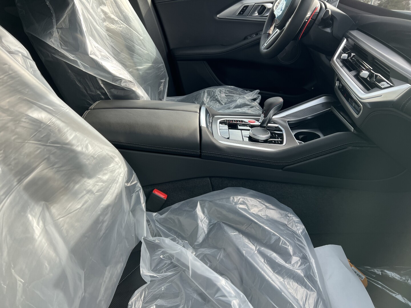 BMW XM 4.4  Plug-in-Hybrid 653PS B&W Black-Paket  З Німеччини (130652)