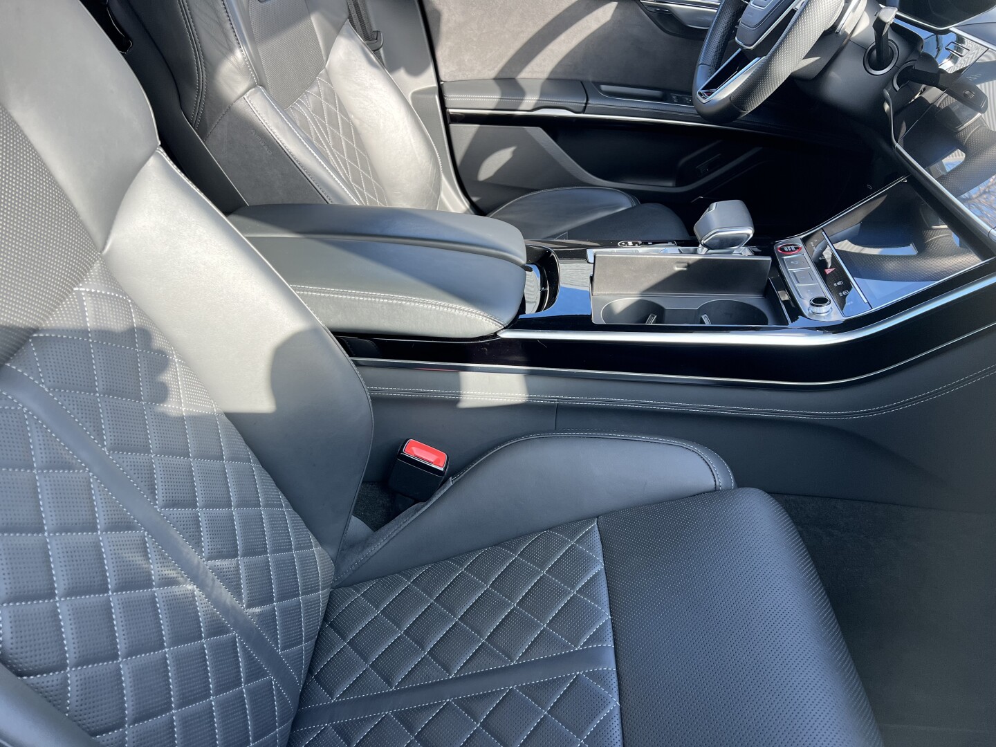 Audi S8 4.0TFSI 571PS Quattro Matrix B&O Black-Paket З Німеччини (130668)