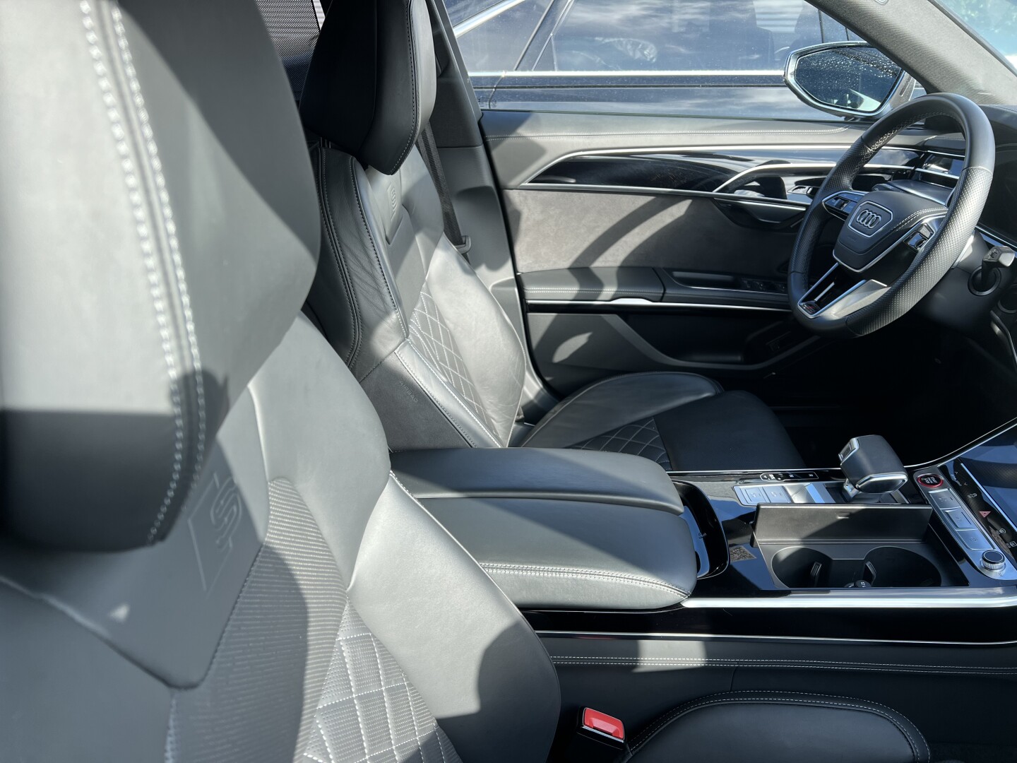 Audi S8 4.0TFSI 571PS Quattro Matrix B&O Black-Paket З Німеччини (130669)