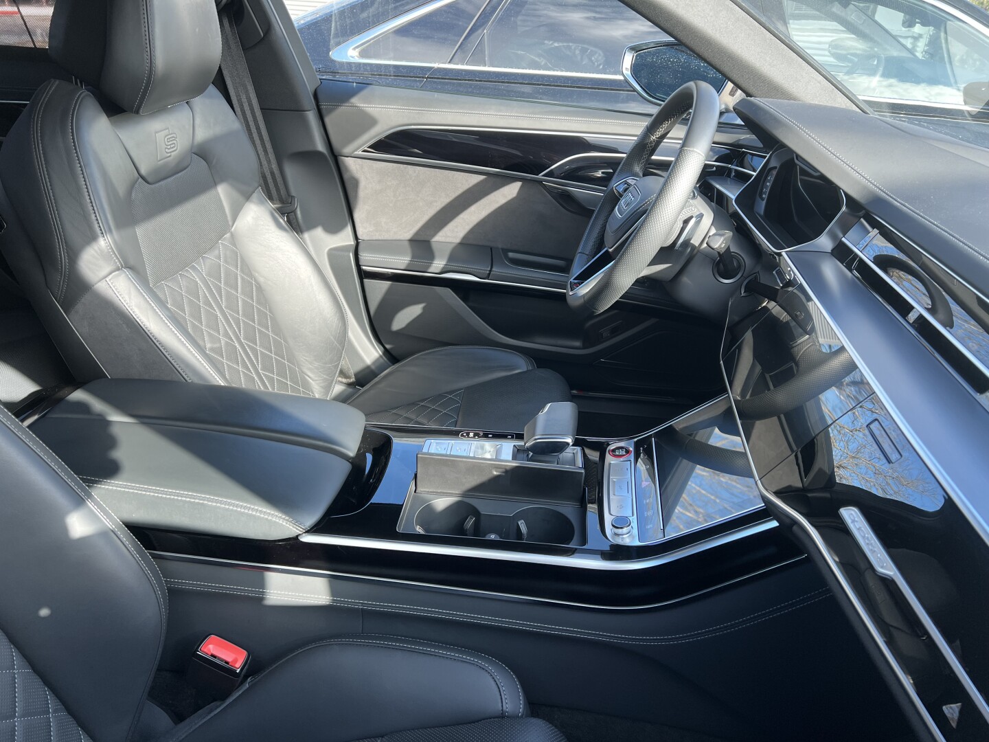 Audi S8 4.0TFSI 571PS Quattro Matrix B&O Black-Paket З Німеччини (130667)