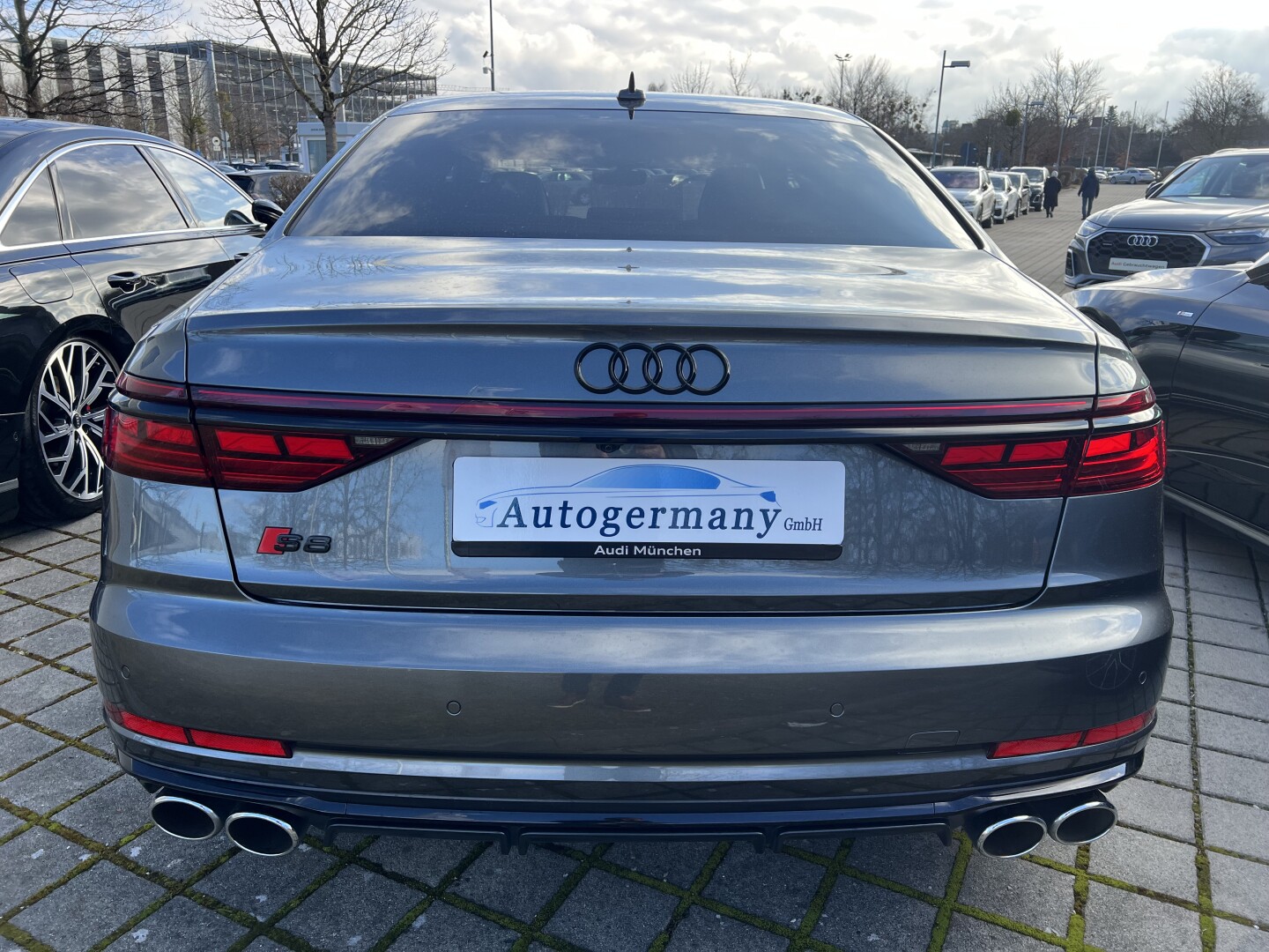 Audi S8 4.0TFSI 571PS Quattro Matrix B&O Black-Paket З Німеччини (130673)