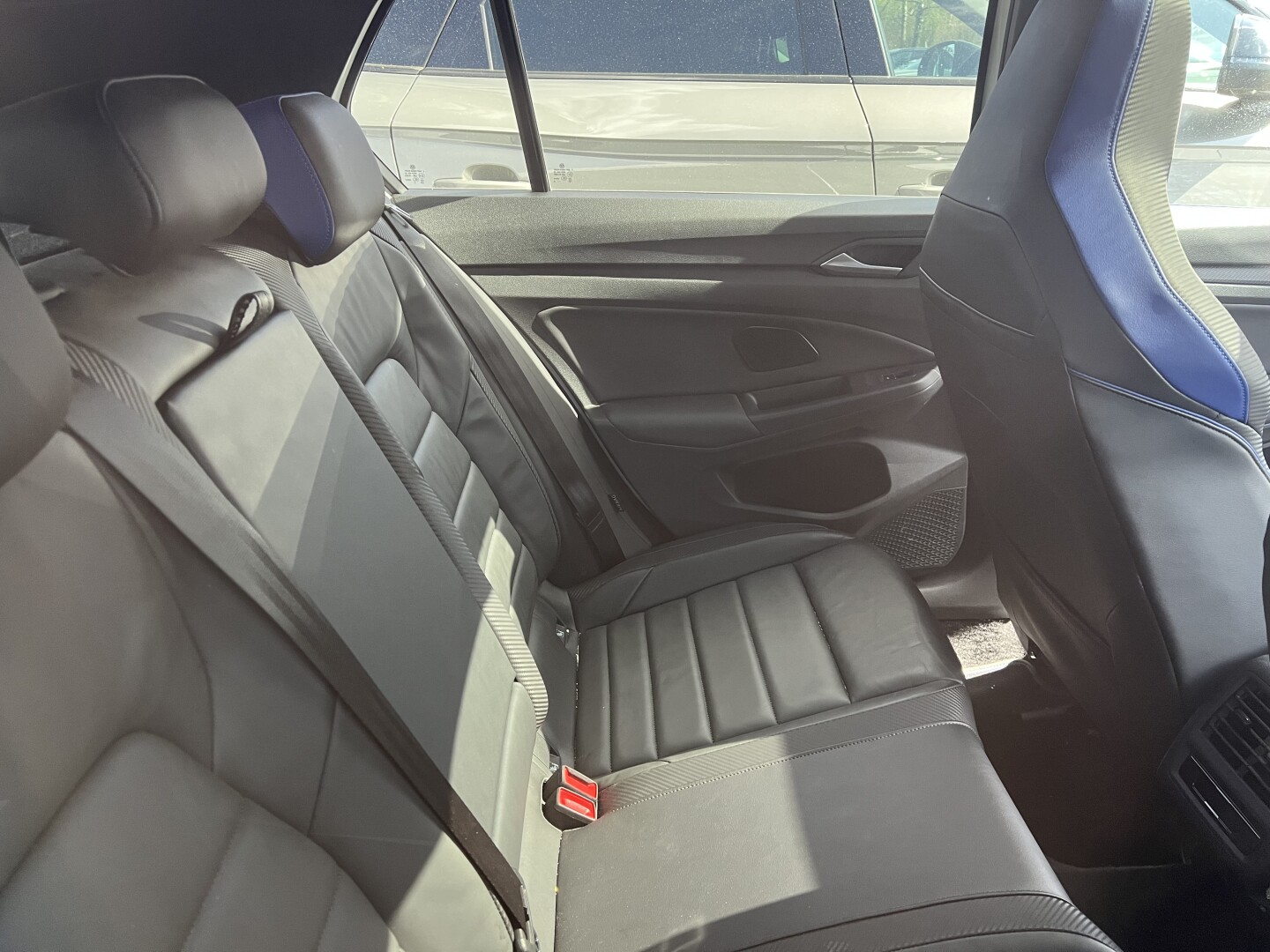 VW Golf 8 R 4Motion 320PS DSG Black-Edition  З Німеччини (130850)