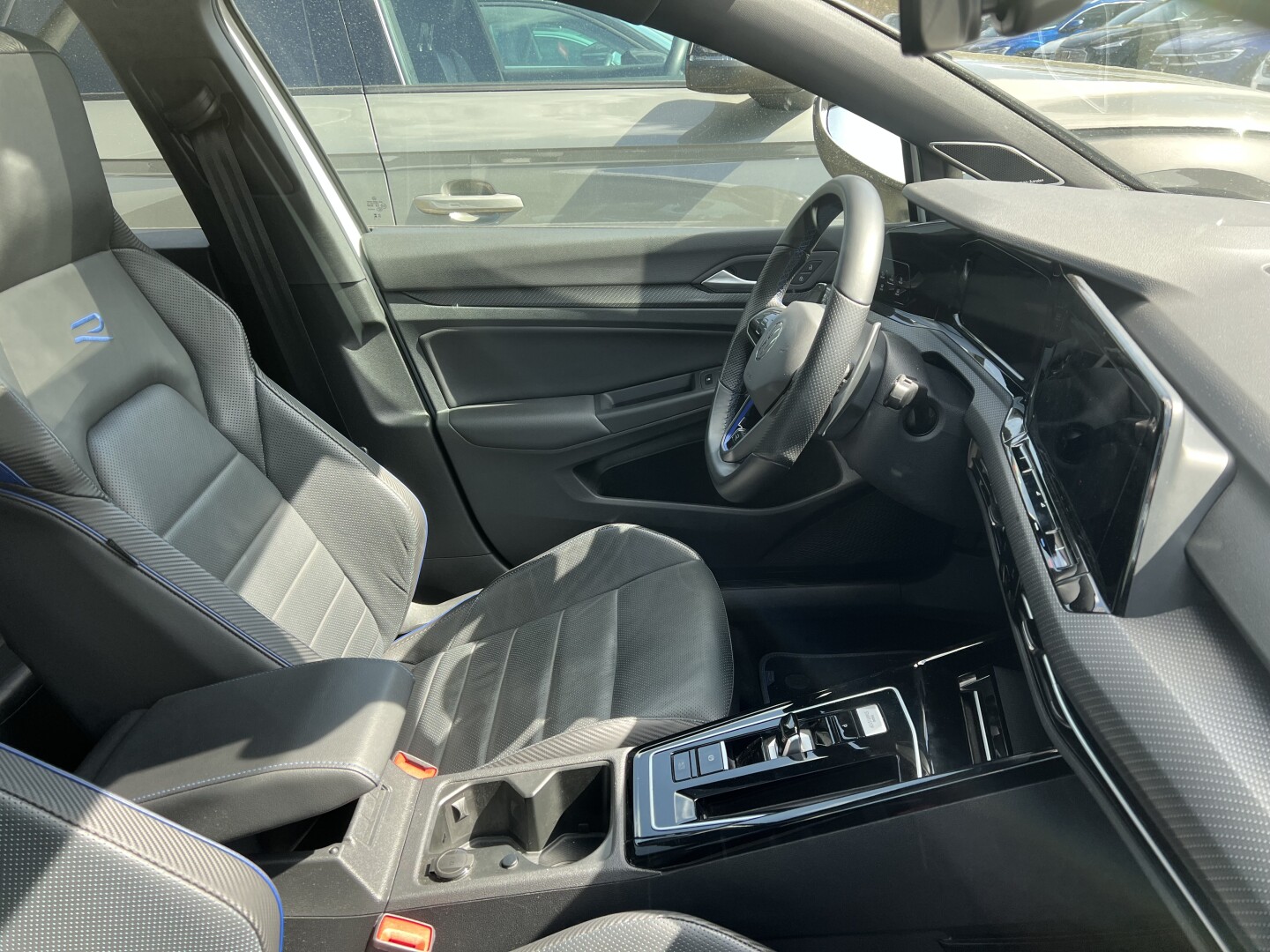 VW Golf 8 R 4Motion 320PS DSG Black-Edition  З Німеччини (130852)
