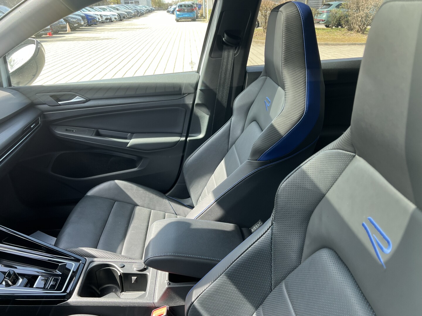 VW Golf 8 R 4Motion 320PS DSG Black-Edition  З Німеччини (130844)