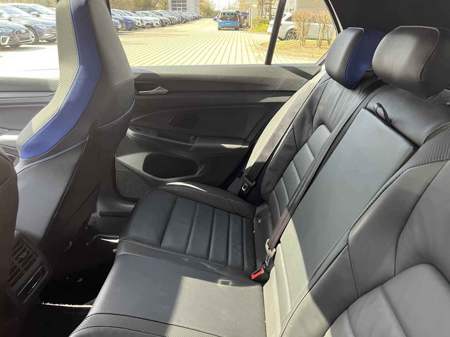 VW Golf 8 R 4Motion 320PS DSG Black-Edition  З Німеччини (130845)