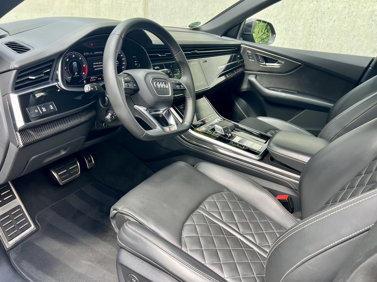 Audi SQ8 4.0TDI Black-Paket Keramik Matrix LED З Німеччини (130888)