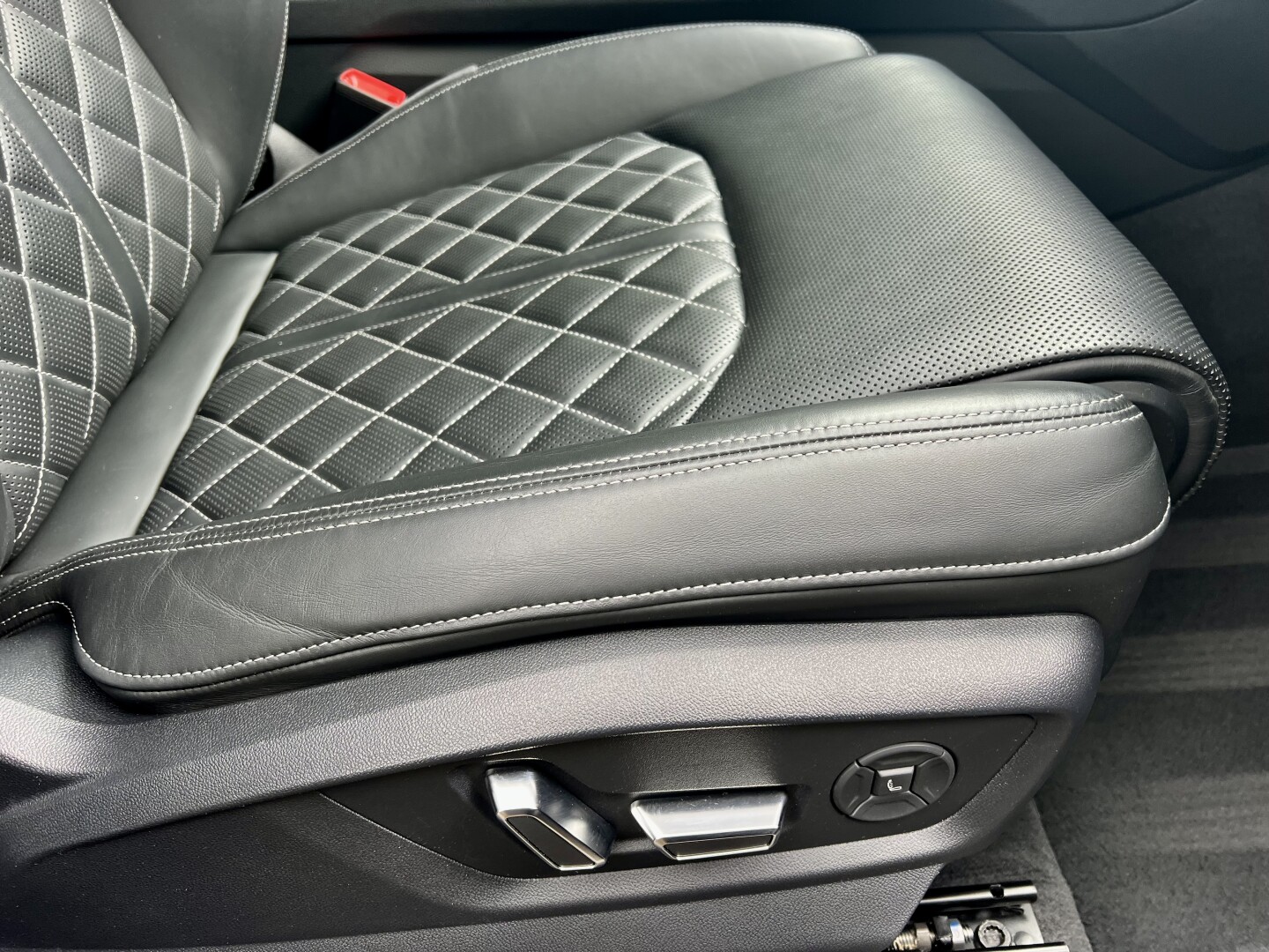 Audi Q8 50TDI S-Line Sport-Plus Matrix Soft-Close  З Німеччини (130960)