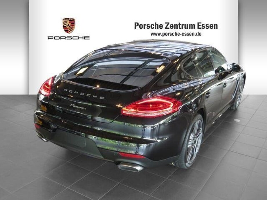Porsche Panamera 3.0 Diesel (300л.c.) З Німеччини (7151)
