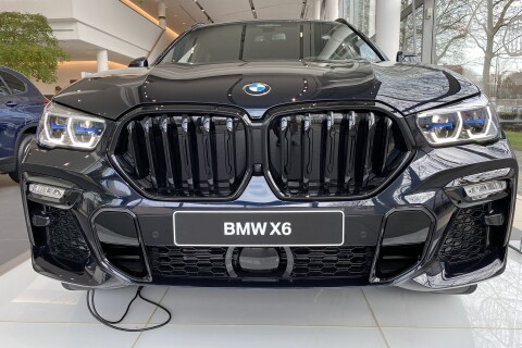BMW X6 xDrive 40i 340PS M-Paket Black
