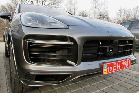 Porsche Cayenne GTS 4.0 Coupe 460PS Carbon Matrix