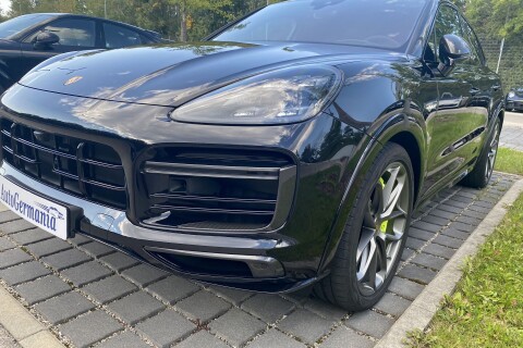 Porsche Cayenne Turbo S Coupe 680PS E-Hybrid Matrix