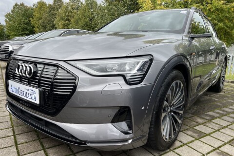 Audi e-tron 55 Quattro 408PS Matrix Black-Paket