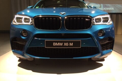 BMW X6 M Long Beach Blau